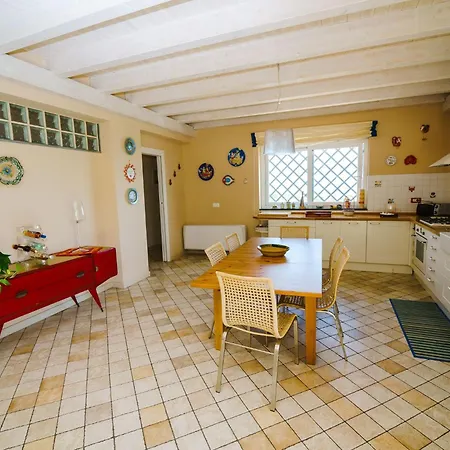 Delle Pomelie By Interhome