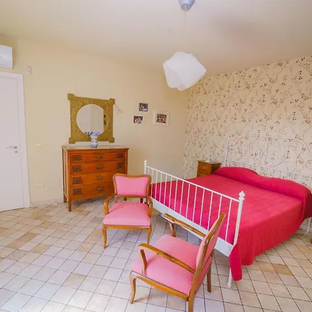 شقة Delle Pomelie By Interhome *