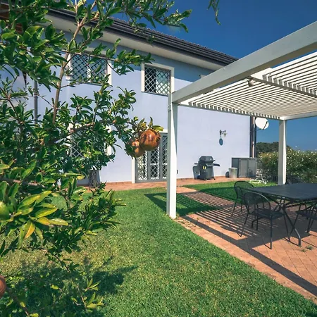 شقة Delle Pomelie By Interhome
